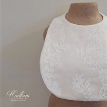 Load image into Gallery viewer, Baby Elegant Bib