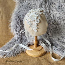 Load image into Gallery viewer, 3D Floral Lace Isla Bonnet
